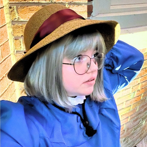 Meet your Posher, Ash - Picture 1 of 1